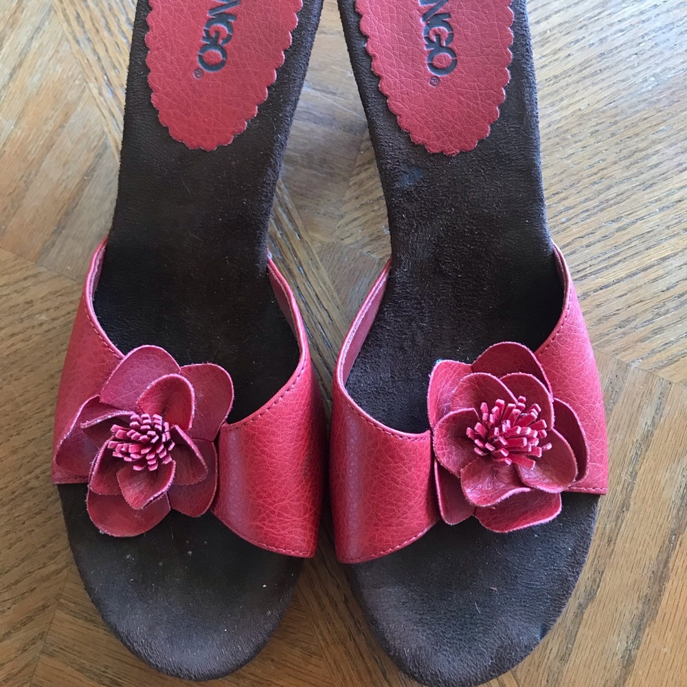Bongo rust floral heels. Size 9